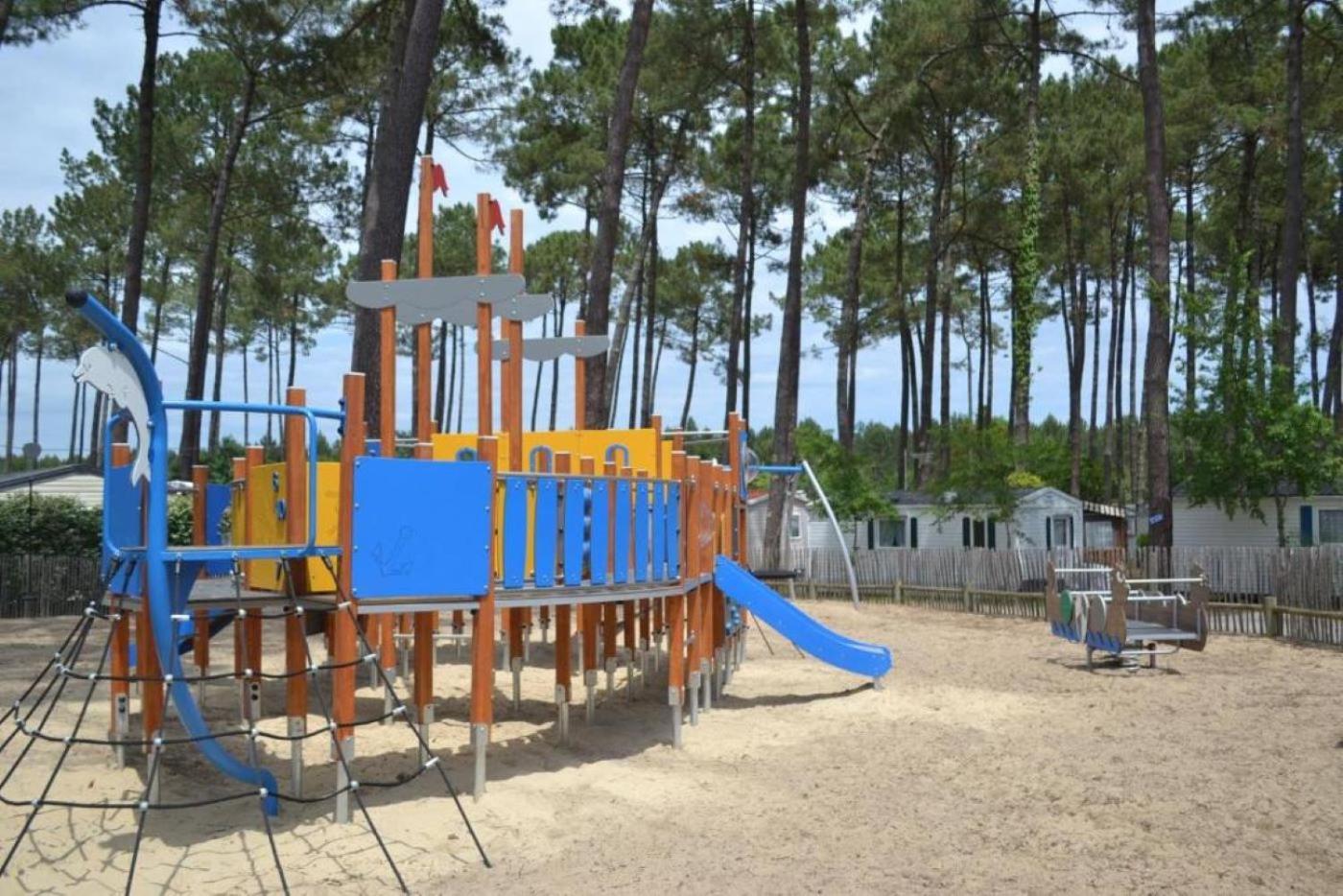 Sbvacances Tout Confort 2Ch Et 1Sdb, Environnement Calme Et Verdoyant Dans Camping 4 Etoiles Saint-Julien-en-Born Luaran gambar